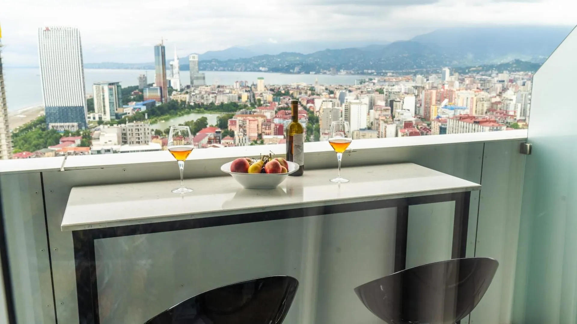 באטומי Stylish Apt In Alliance Palace